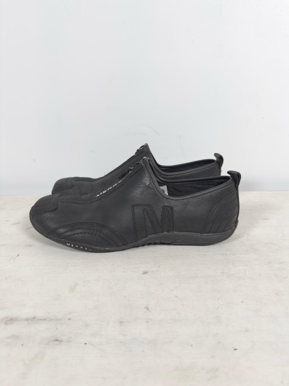 Zip Close Merrell Sneakers